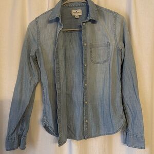 American Eagle Button Up